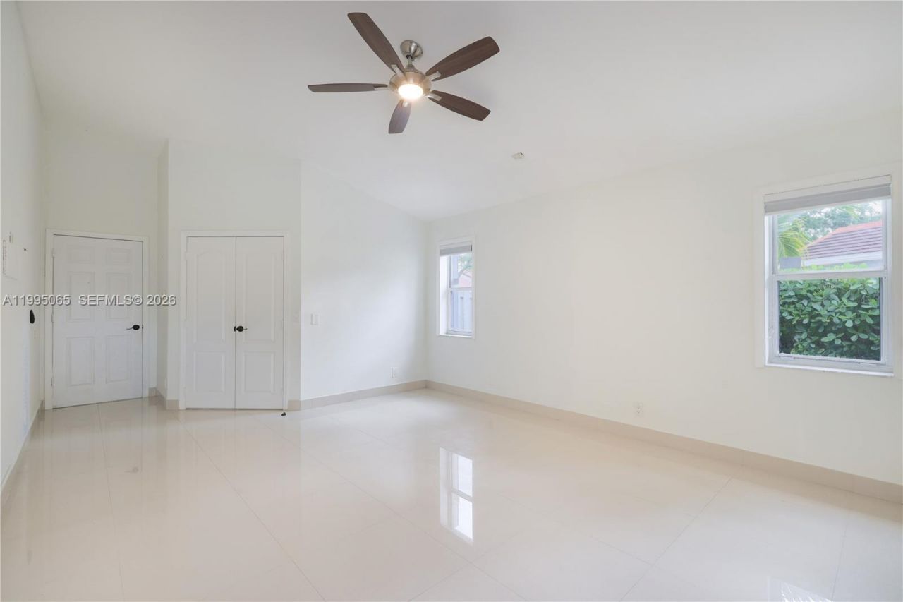 499 Cambridge Ln, Weston, FL 33326 Photo