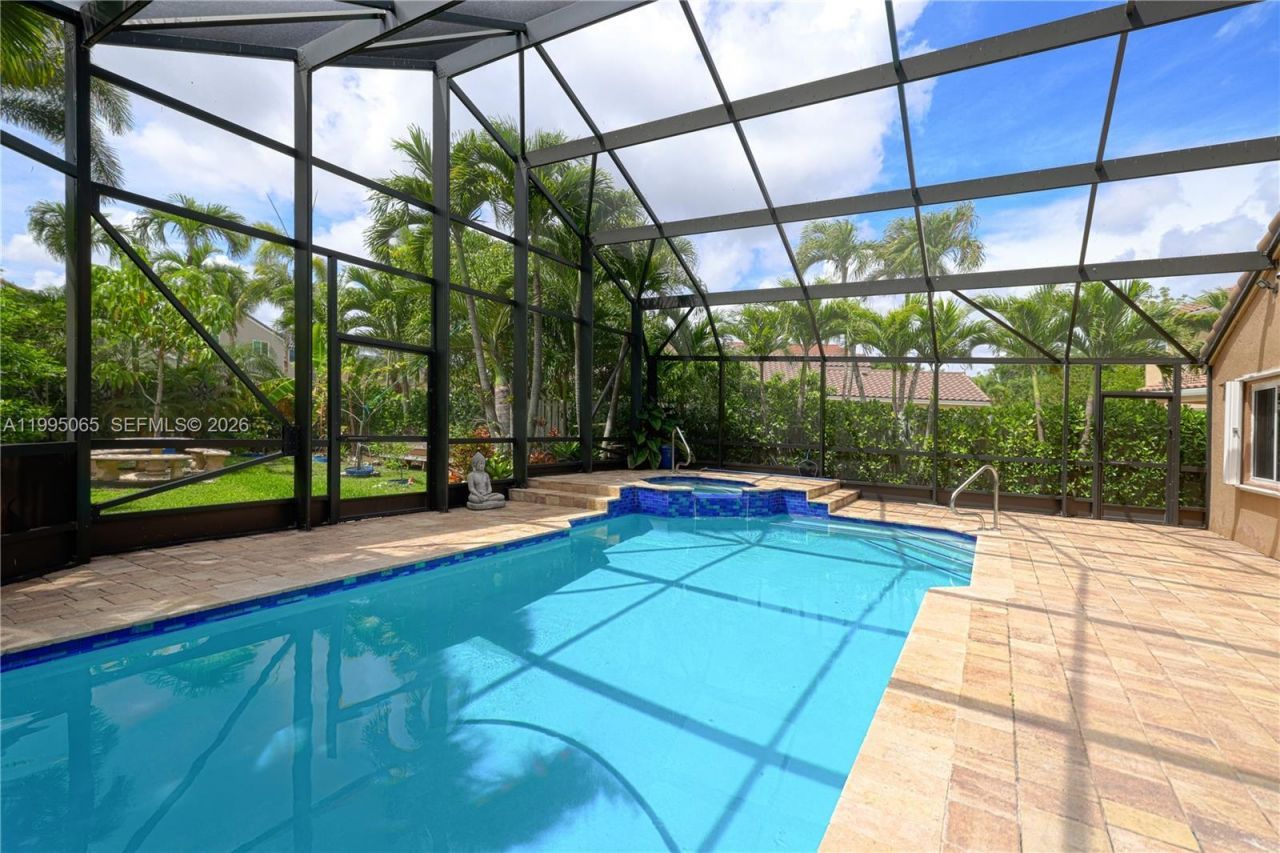 499 Cambridge Ln, Weston, FL 33326 Photo