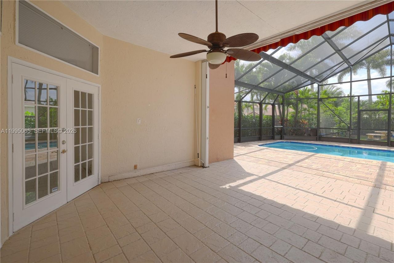 499 Cambridge Ln, Weston, FL 33326 Photo