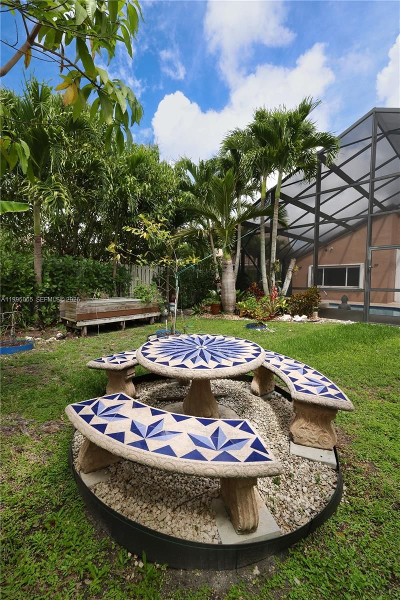 499 Cambridge Ln, Weston, FL 33326 Photo