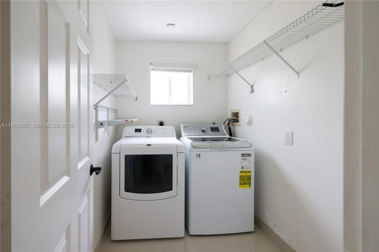 499 Cambridge Ln, Weston, FL 33326 Photo