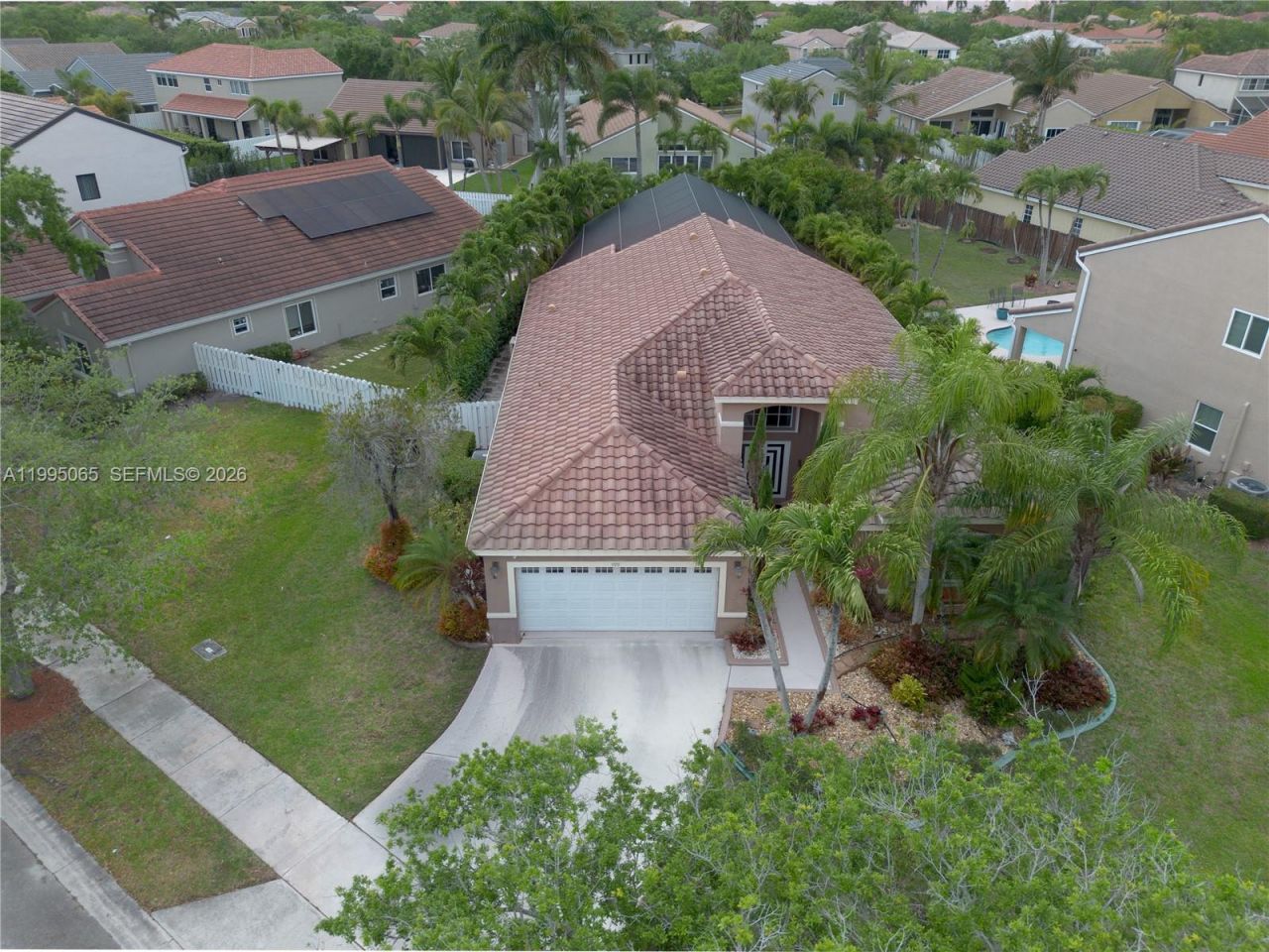 499 Cambridge Ln, Weston, FL 33326 Photo