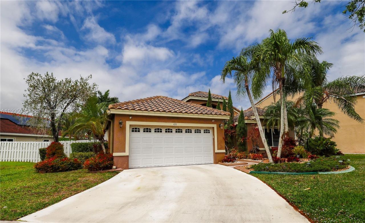499 Cambridge Ln, Weston, FL 33326 Photo