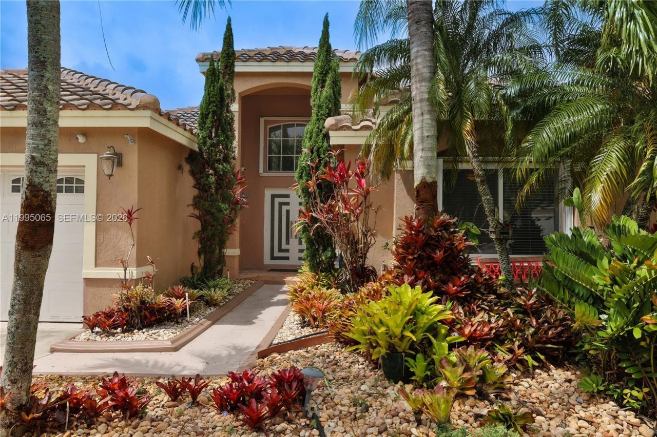 499 Cambridge Ln, Weston, FL 33326 Photo