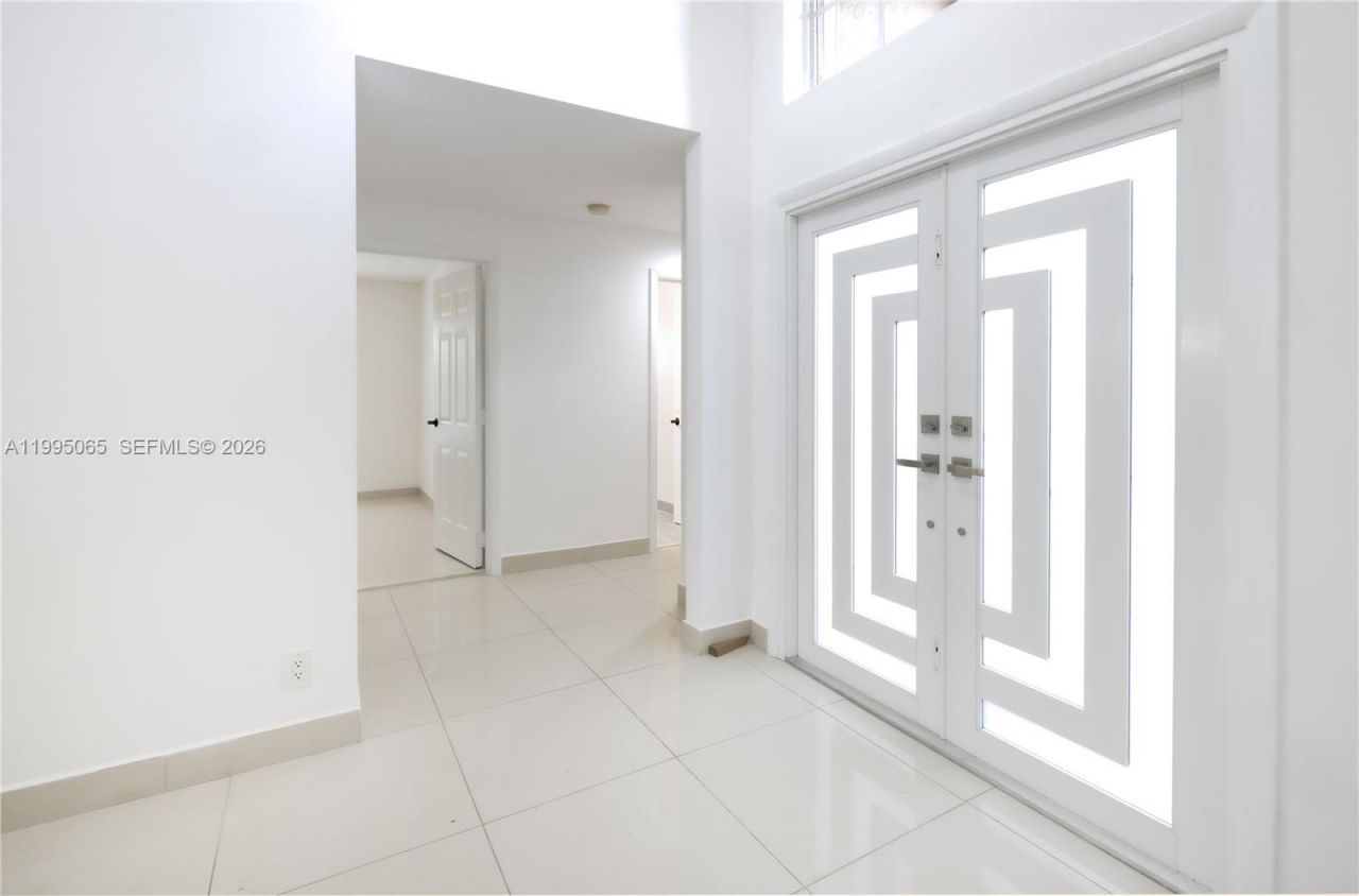 499 Cambridge Ln, Weston, FL 33326 Photo