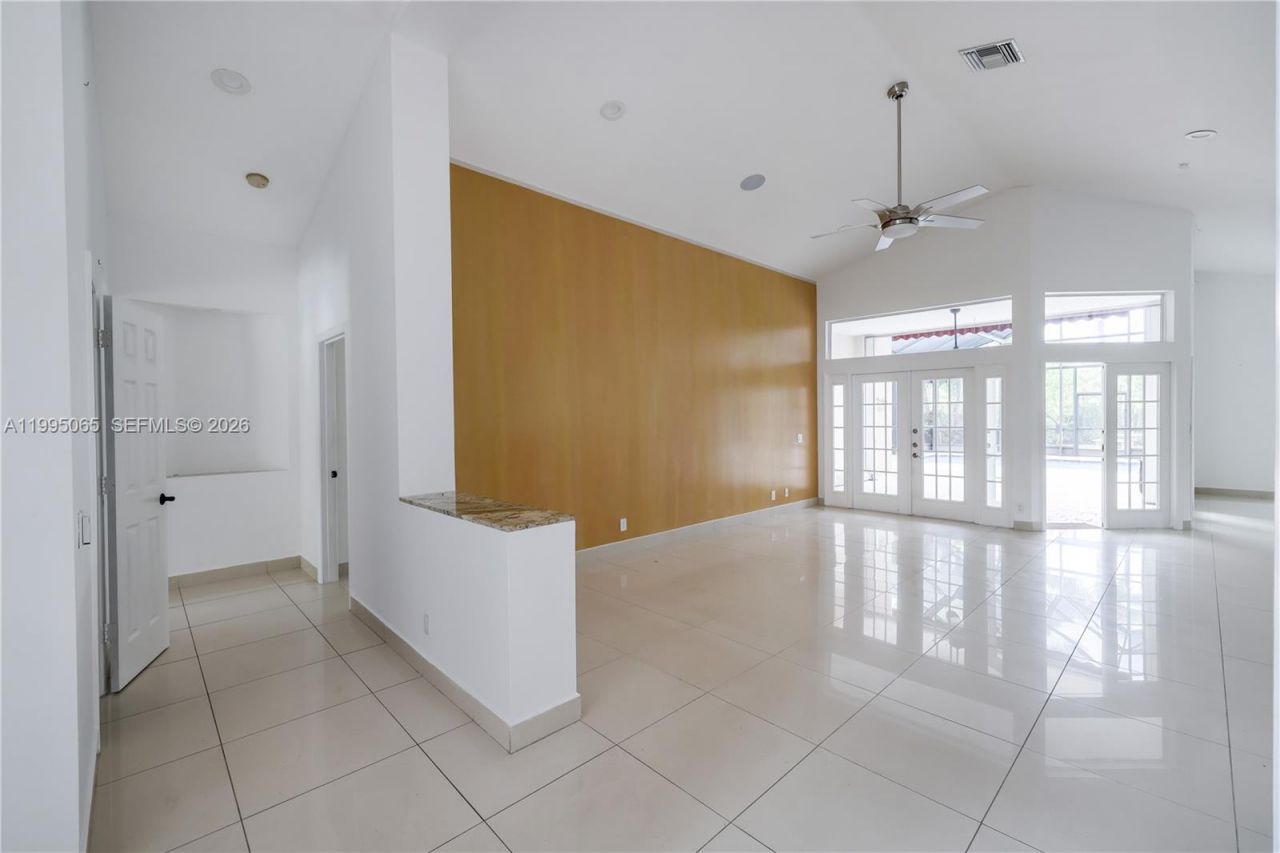 499 Cambridge Ln, Weston, FL 33326 Photo