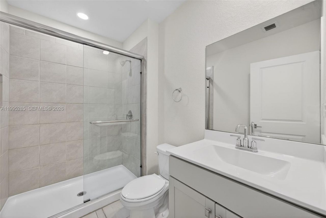 619 NE 5th St , Florida City, FL 33034 Photo