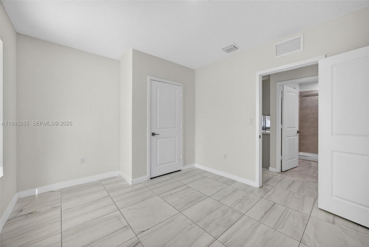 619 NE 5th St , Florida City, FL 33034 Photo