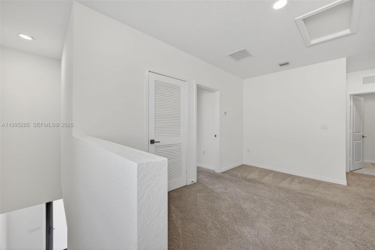 619 NE 5th St , Florida City, FL 33034 Photo