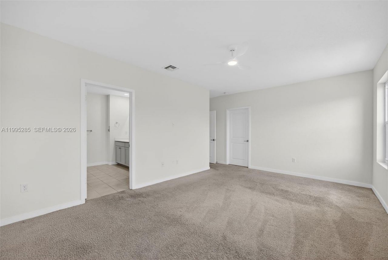 619 NE 5th St , Florida City, FL 33034 Photo