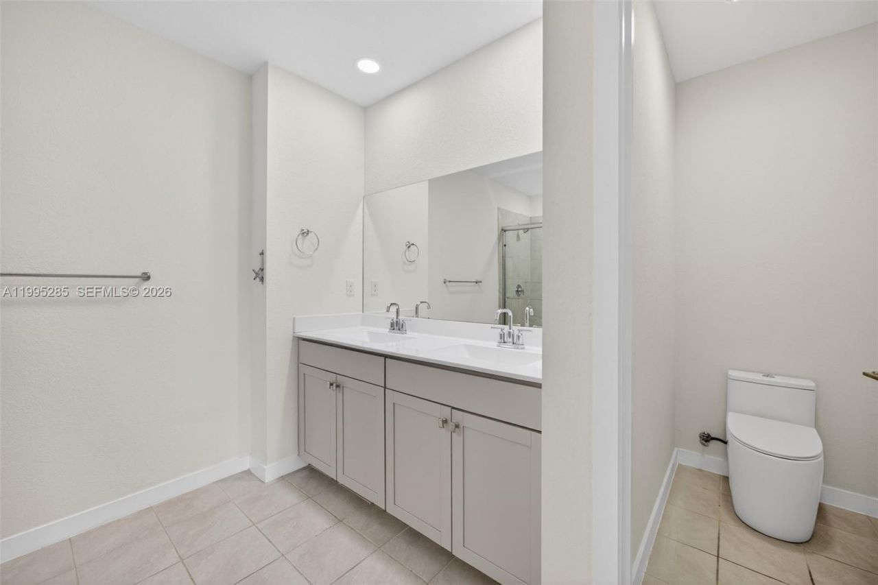 619 NE 5th St , Florida City, FL 33034 Photo