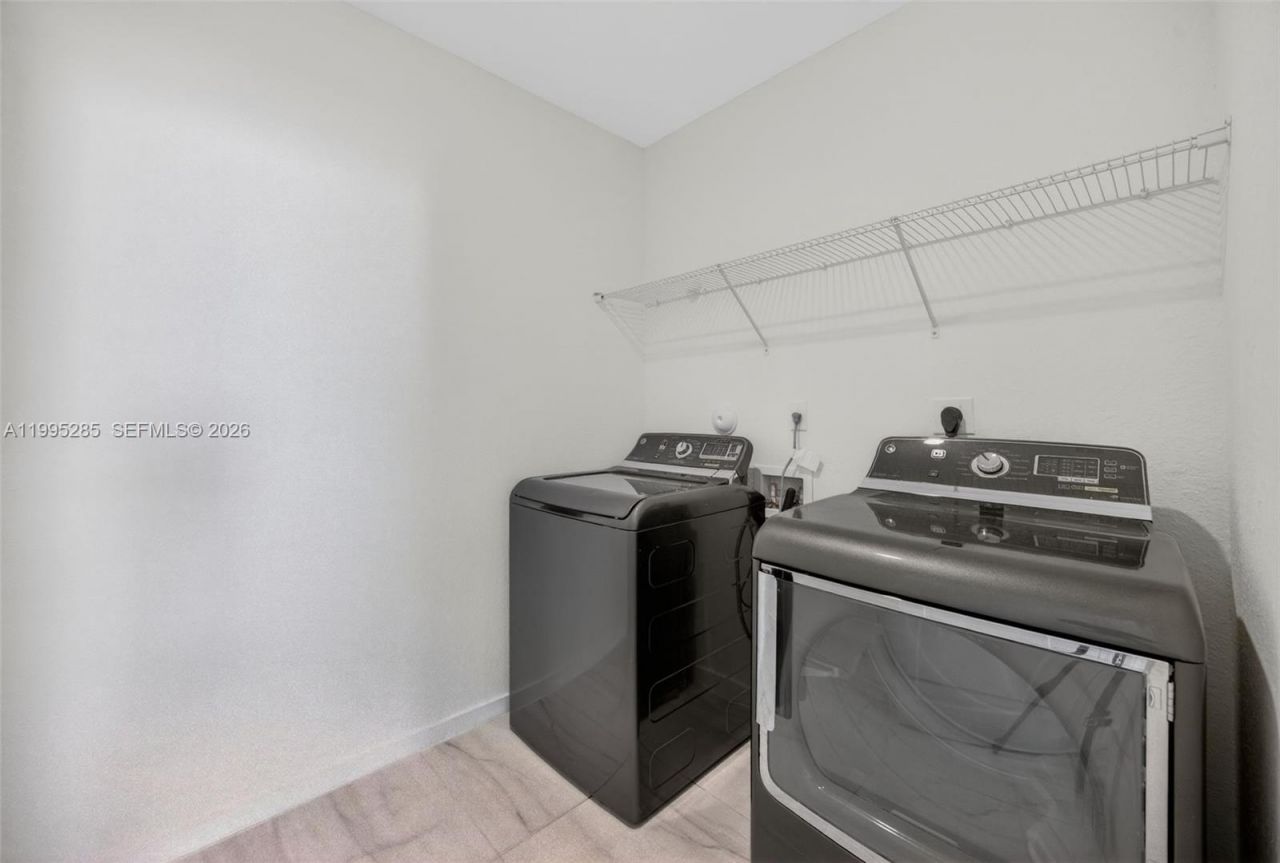 619 NE 5th St , Florida City, FL 33034 Photo