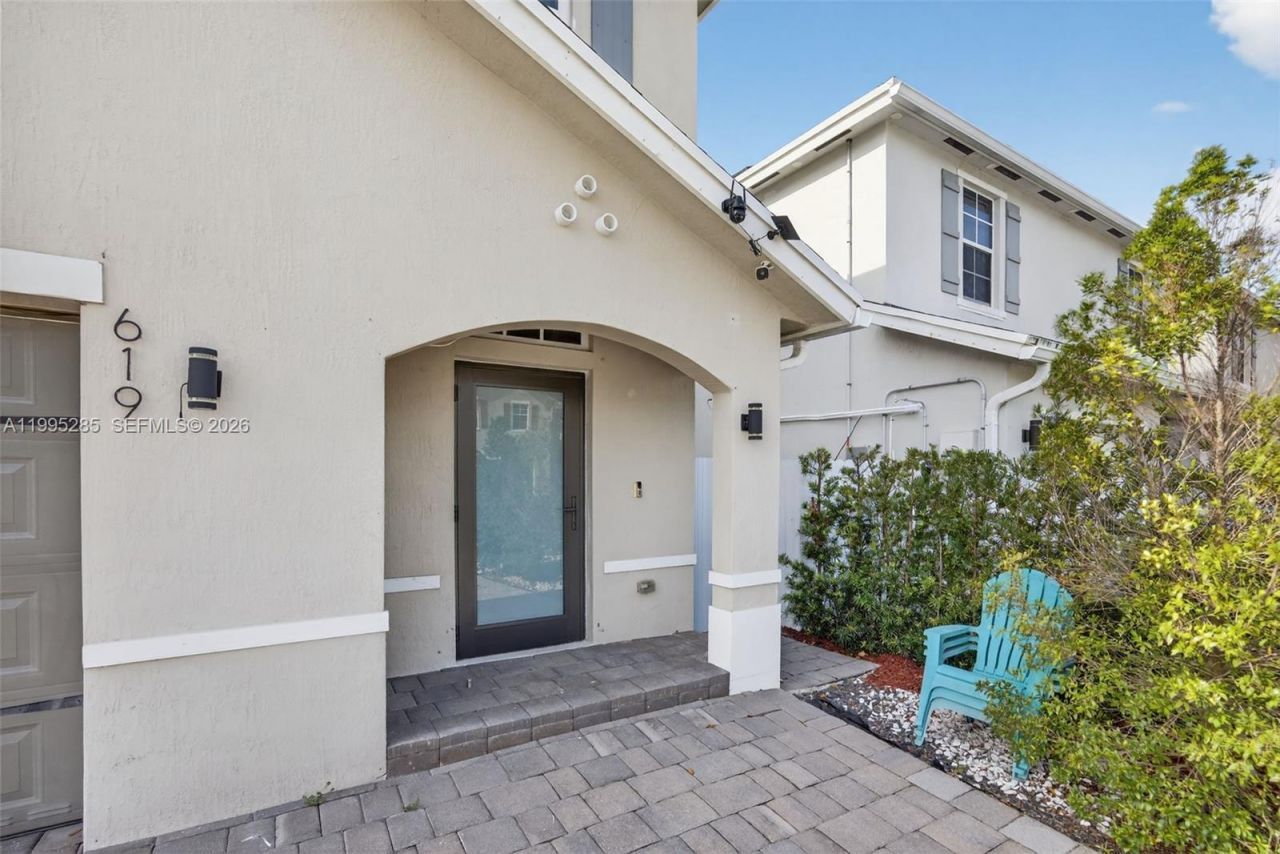 619 NE 5th St , Florida City, FL 33034 Photo