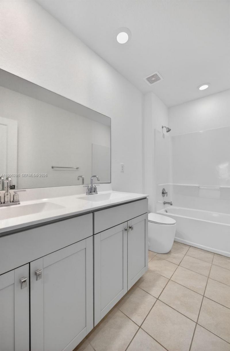 619 NE 5th St , Florida City, FL 33034 Photo