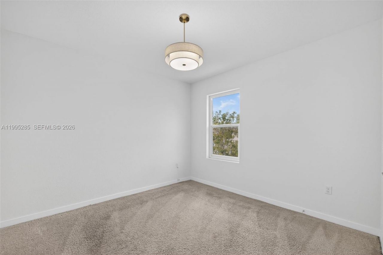 619 NE 5th St , Florida City, FL 33034 Photo