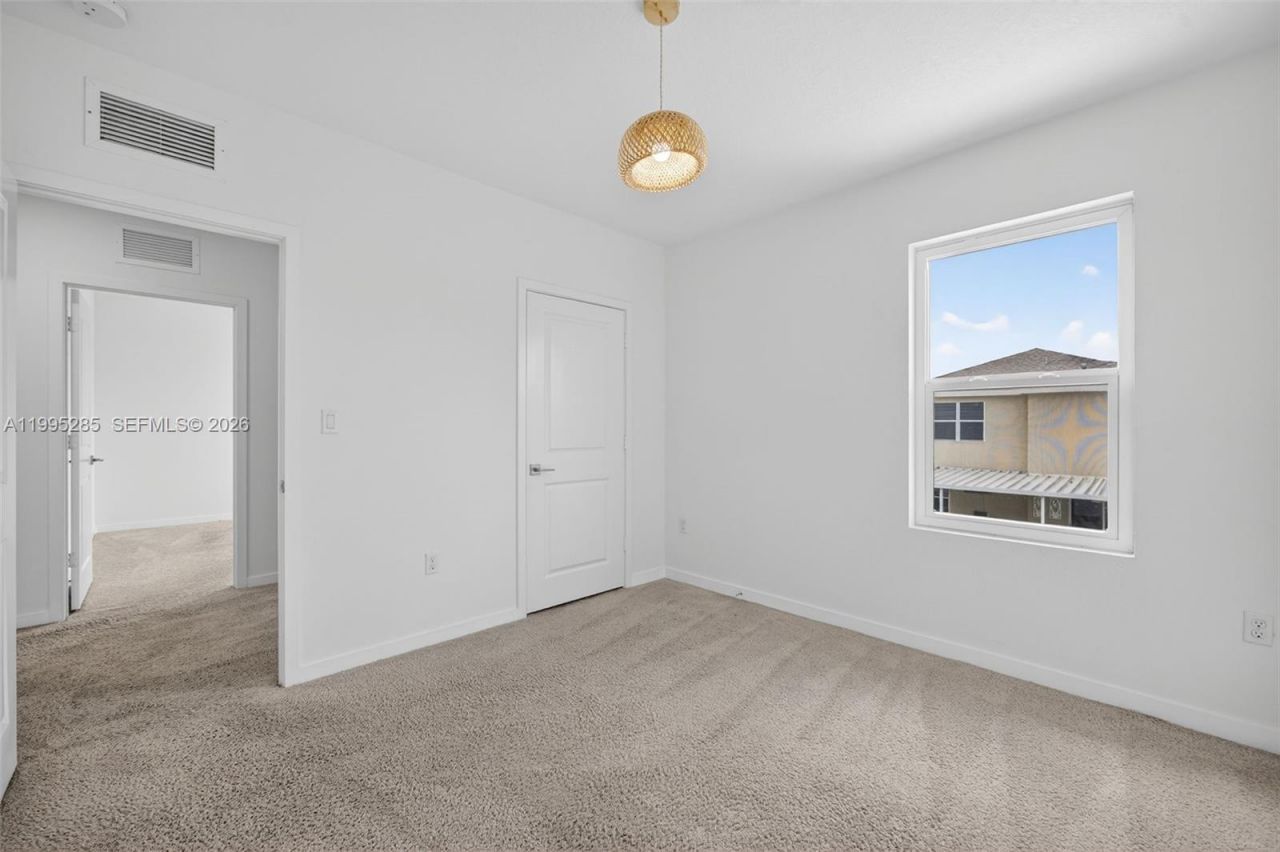 619 NE 5th St , Florida City, FL 33034 Photo