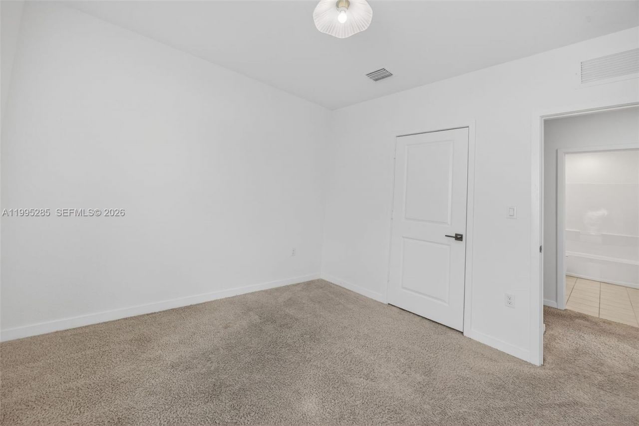 619 NE 5th St , Florida City, FL 33034 Photo