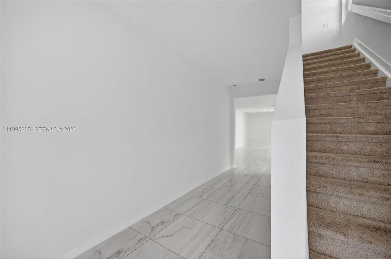 619 NE 5th St , Florida City, FL 33034 Photo