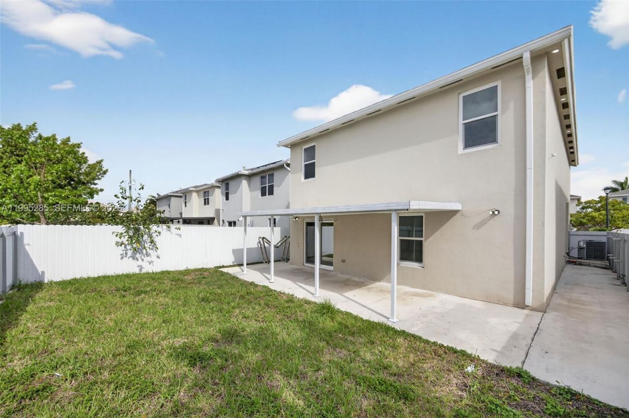 619 NE 5th St , Florida City, FL 33034 Photo