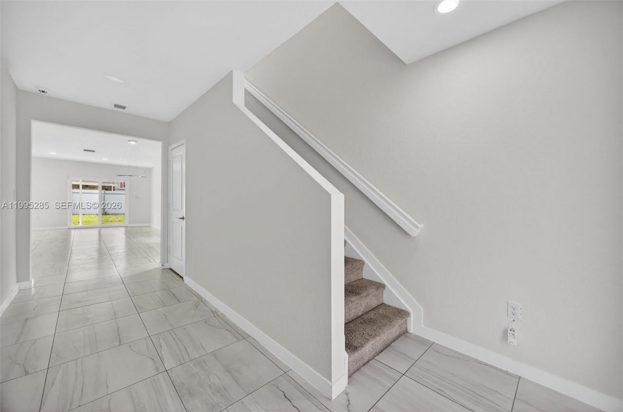 619 NE 5th St , Florida City, FL 33034 Photo