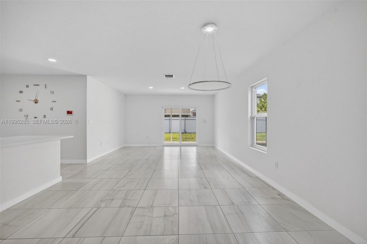 619 NE 5th St , Florida City, FL 33034 Photo