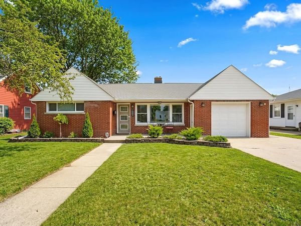 7609 20th AVENUE, Kenosha, WI 53143