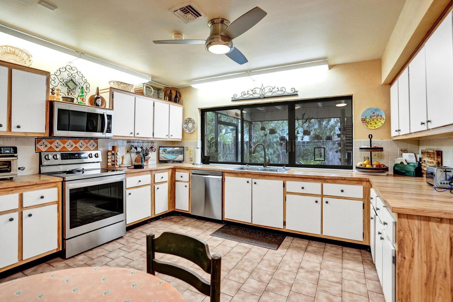 7418 NW 49th Street, Lauderhill, FL 33319 Photo