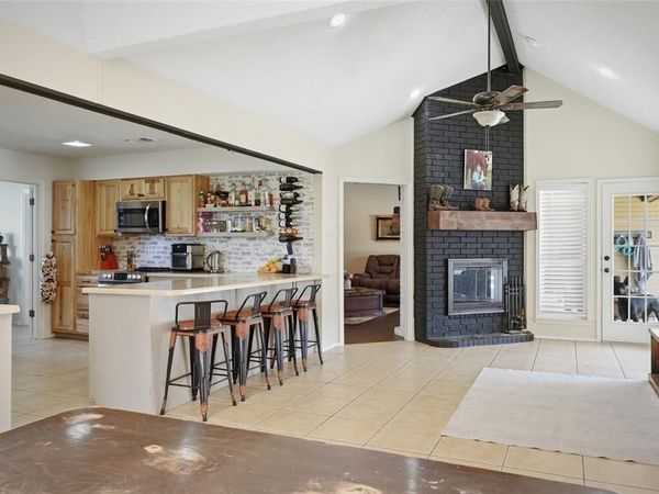 501 N Van Zandt Street, Tioga, TX 76271