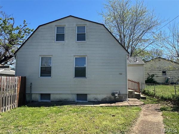 762 Dallas Drive , St Louis, MO 63125