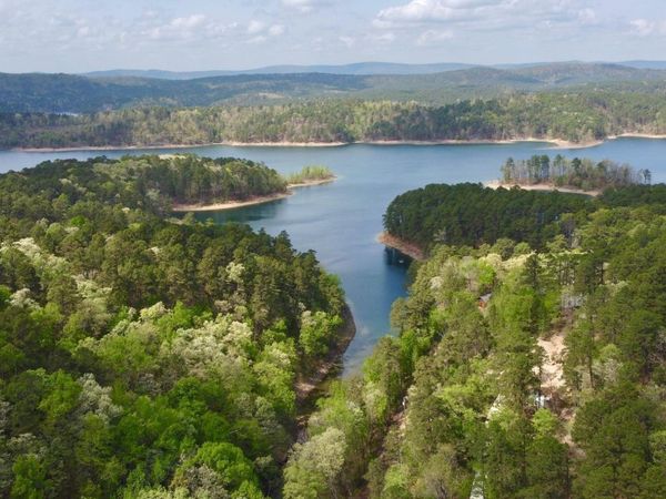 000 Lake Ouachita Trail , Hot Springs, AR 71956