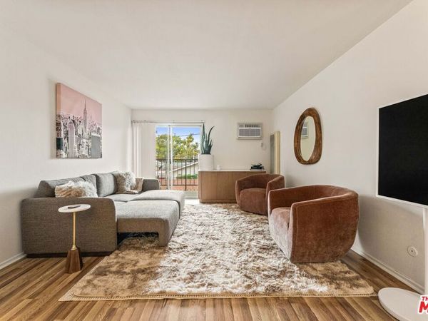 365 Burchett Street, Unit 118, Glendale, CA 91203