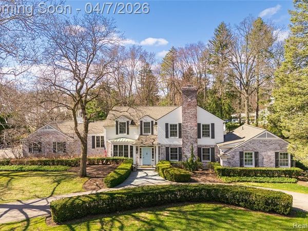 1379 N Cranbrook Road, Bloomfield Twp, MI 48301