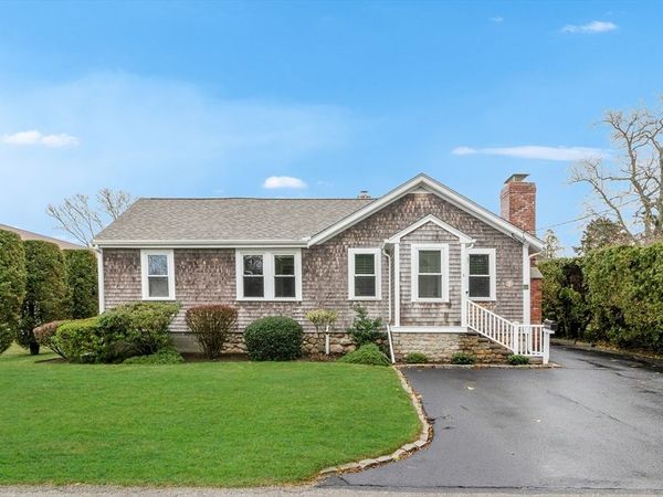 7 Rockland Terrace, Dartmouth, MA 02748