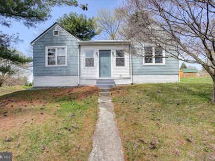 824 S S CHURCH STREET Waynesboro, PA 17268