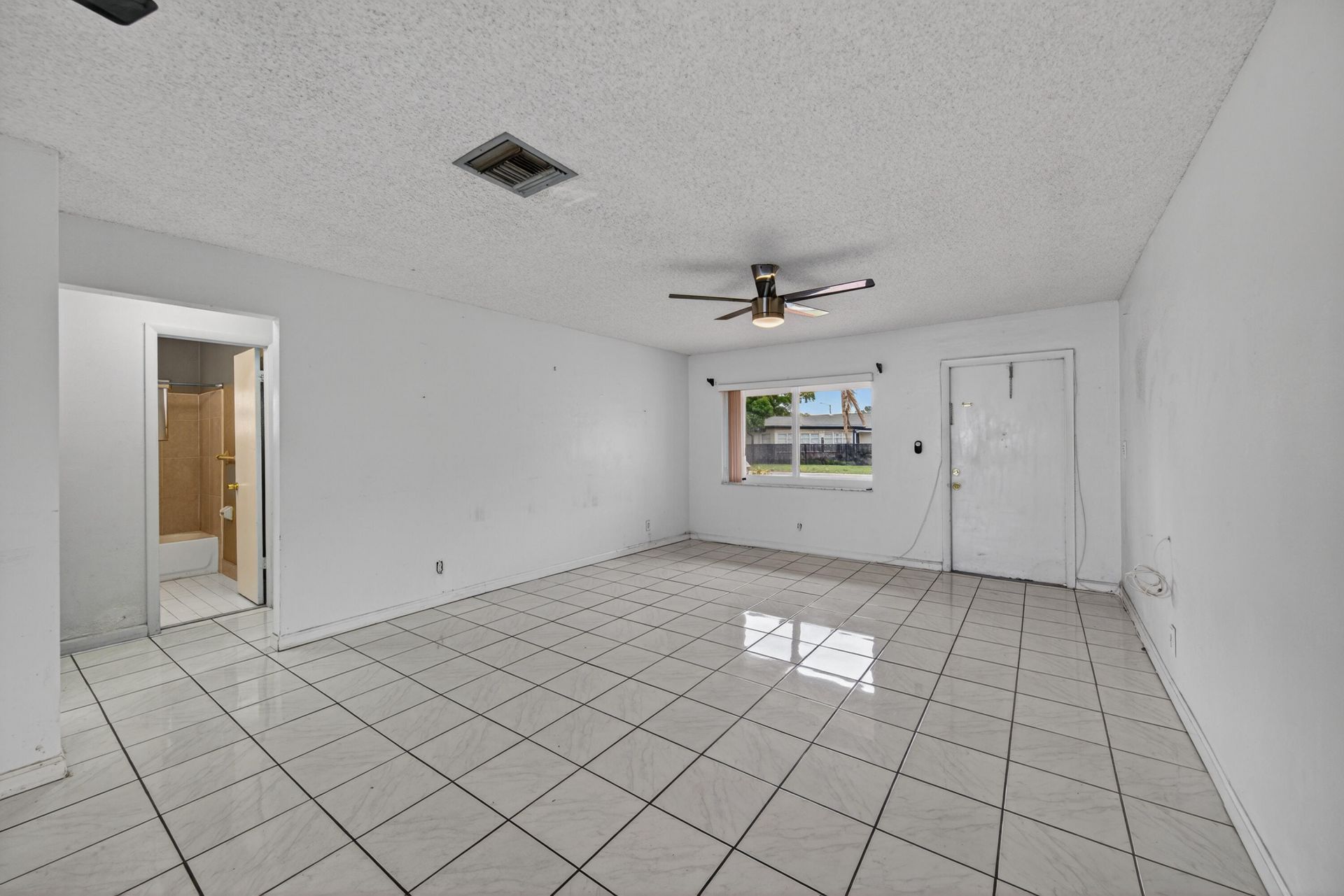 8104 NW 94th Avenue, Tamarac, FL 33321 Photo