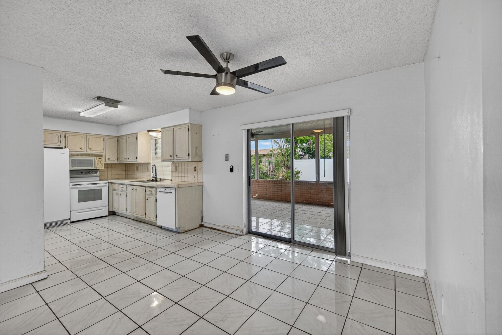 8104 NW 94th Avenue, Tamarac, FL 33321 Photo