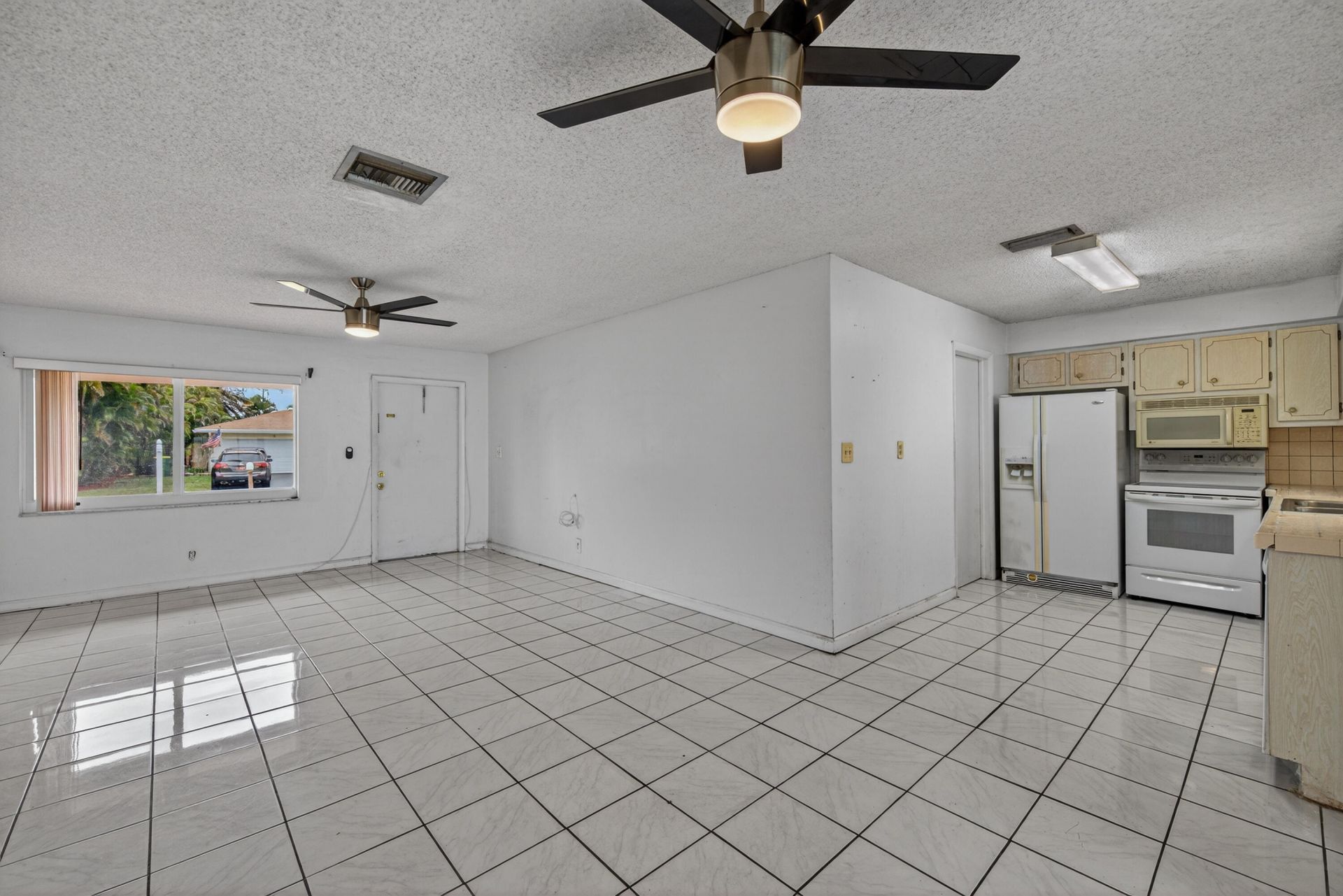 8104 NW 94th Avenue, Tamarac, FL 33321 Photo