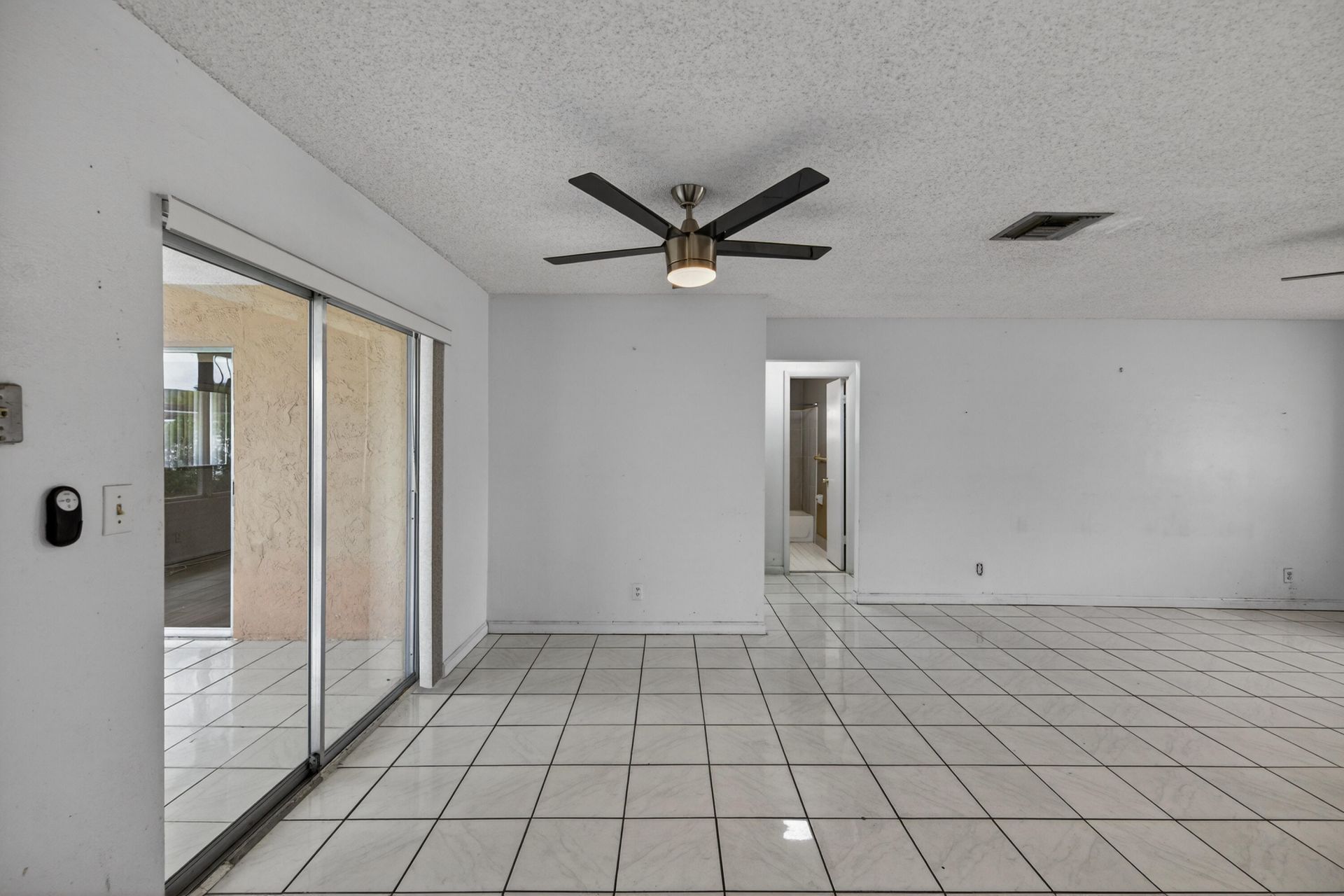 8104 NW 94th Avenue, Tamarac, FL 33321 Photo