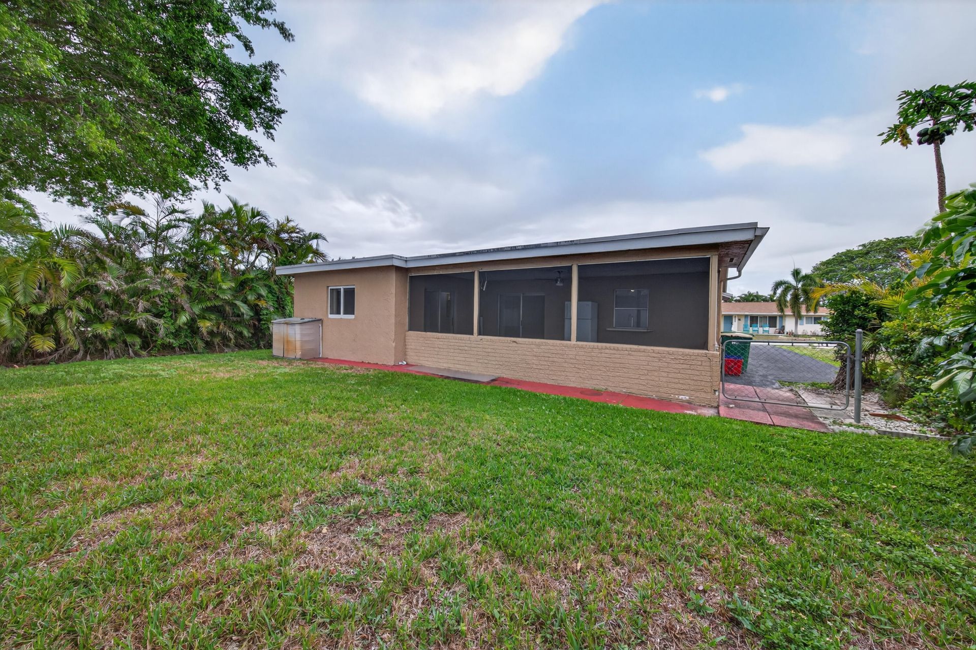 8104 NW 94th Avenue, Tamarac, FL 33321 Photo