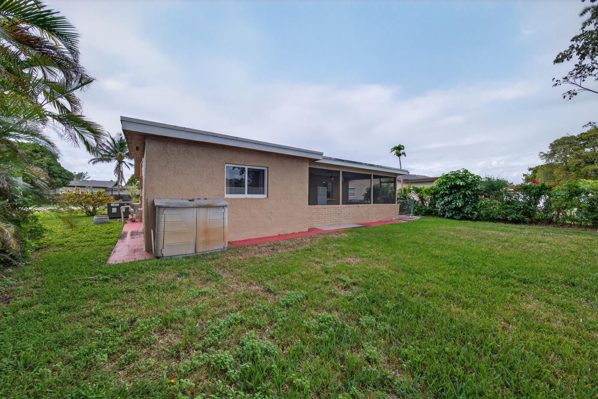 8104 NW 94th Avenue, Tamarac, FL 33321 Photo