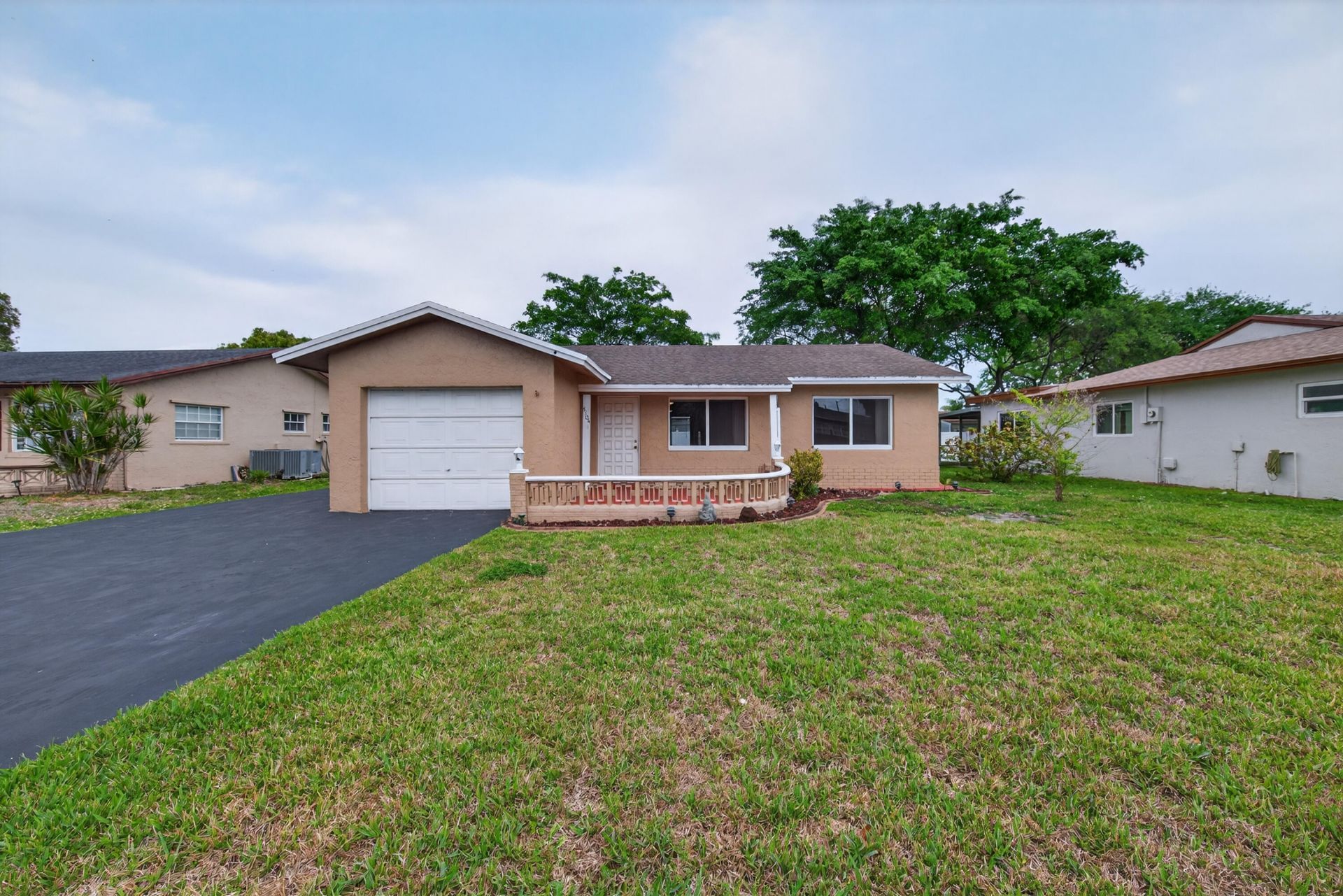 8104 NW 94th Avenue, Tamarac, FL 33321 Photo