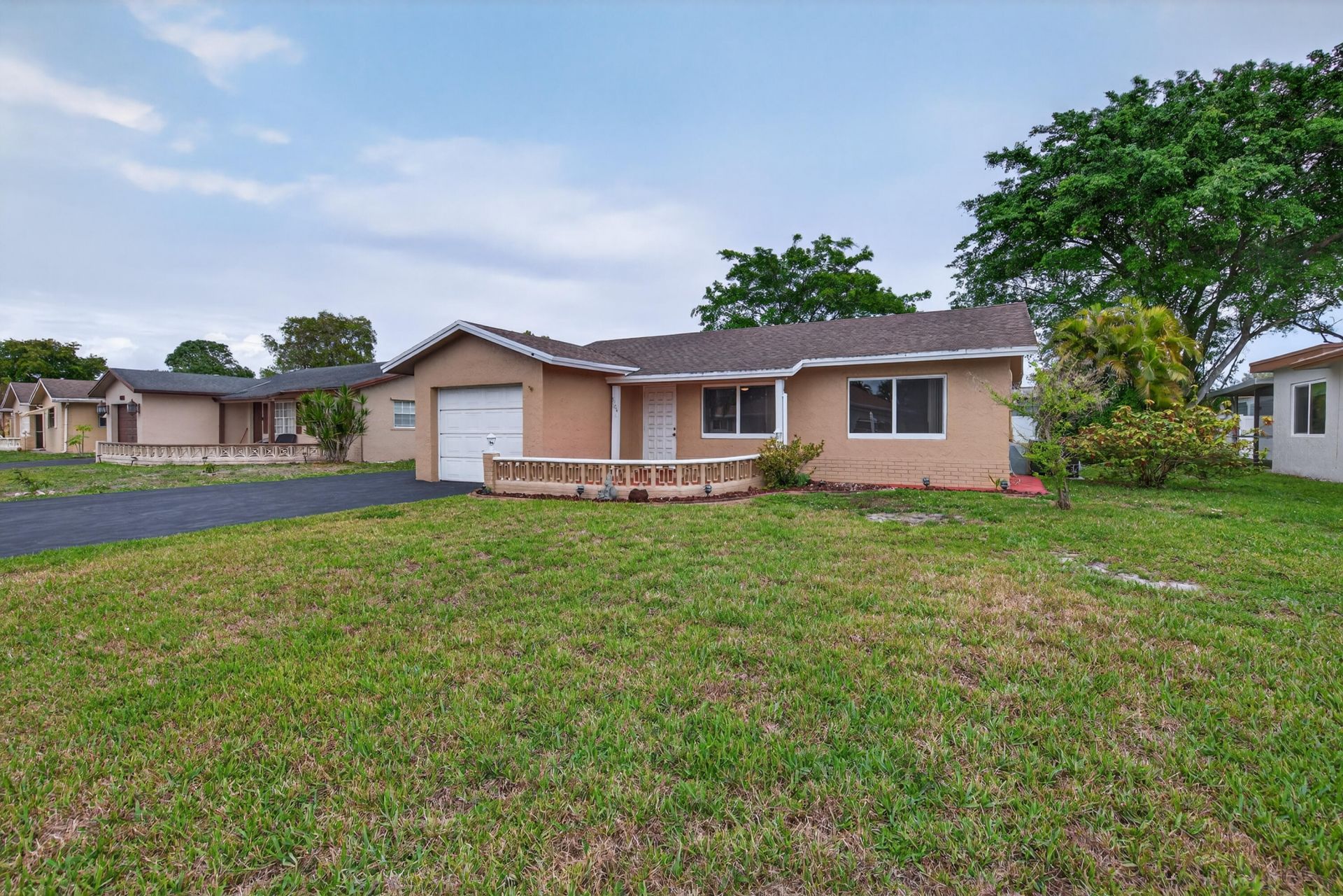 8104 NW 94th Avenue, Tamarac, FL 33321 Photo