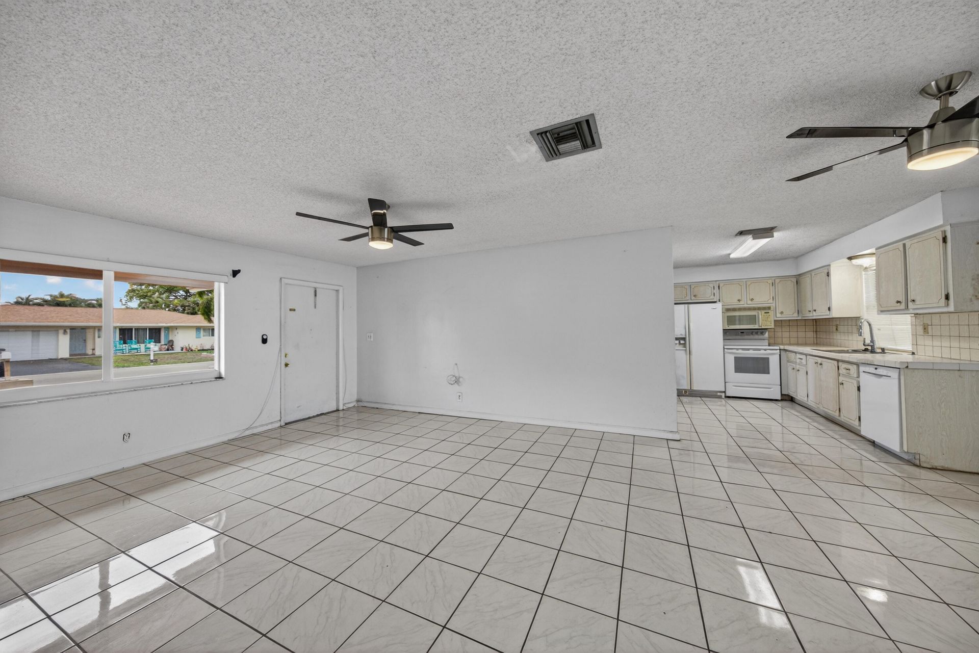 8104 NW 94th Avenue, Tamarac, FL 33321 Photo