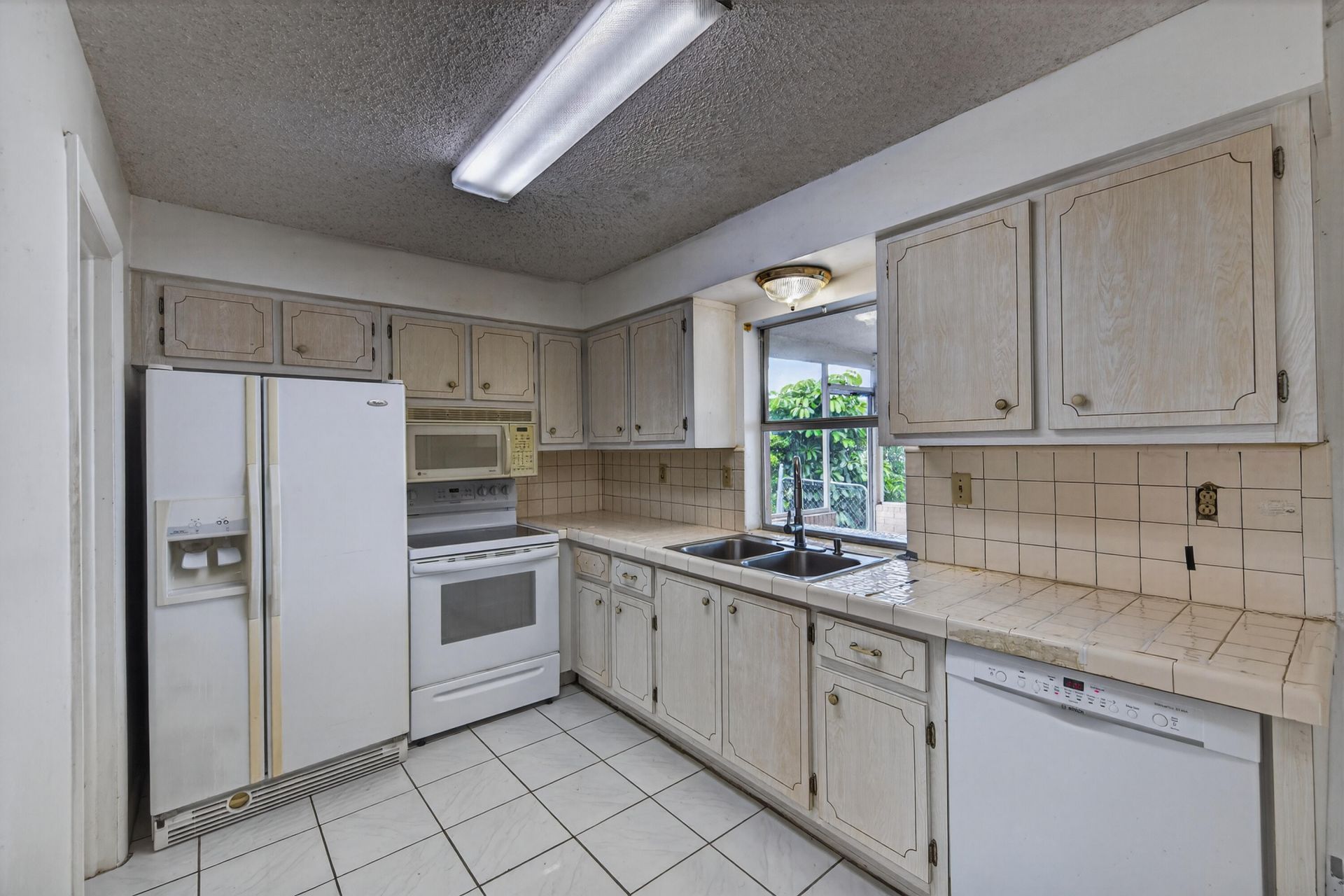 8104 NW 94th Avenue, Tamarac, FL 33321 Photo