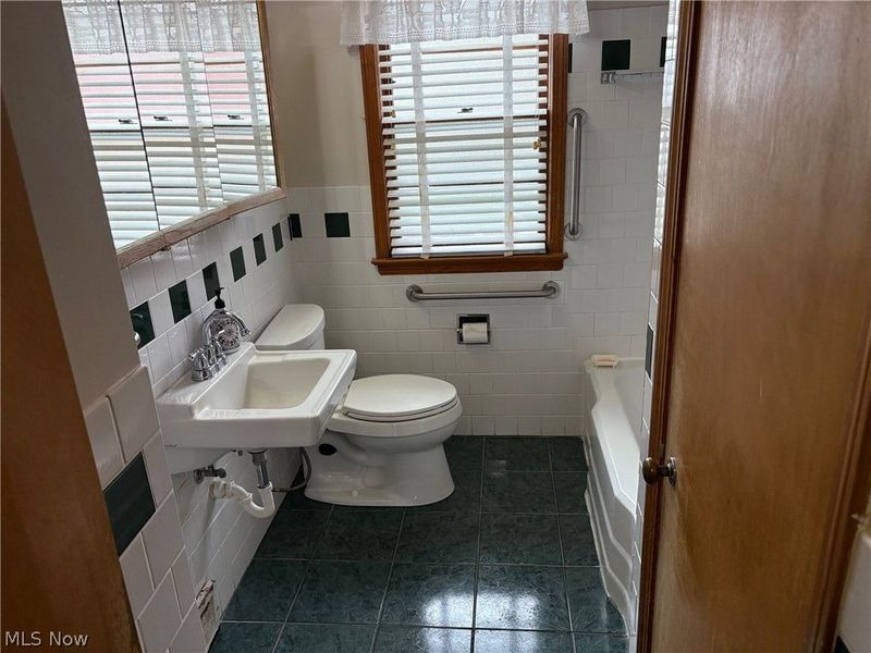 2436 Tuxedo Avenue, Parma, OH 44134 Photo 26