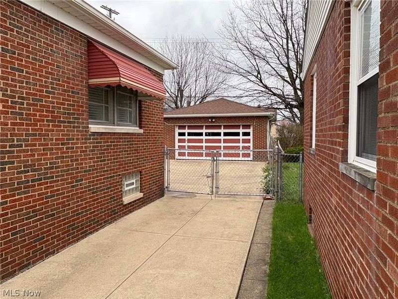 2436 Tuxedo Avenue, Parma, OH 44134 Photo 5