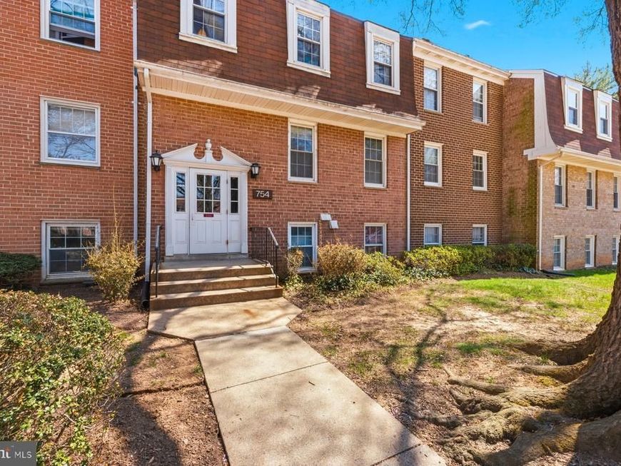 754 Quince Orchard Boulevard, Unit 754-10, Gaithersburg, MD 20878 Main Photo