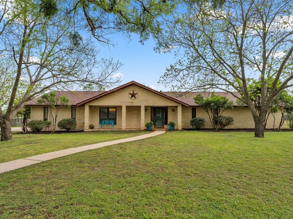 217 Corder LN, Burnet, TX 78611