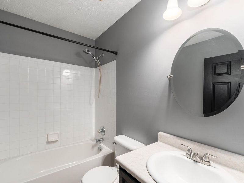 6002 Aquamarine Drive, Grove City, OH 43123 Photo 9