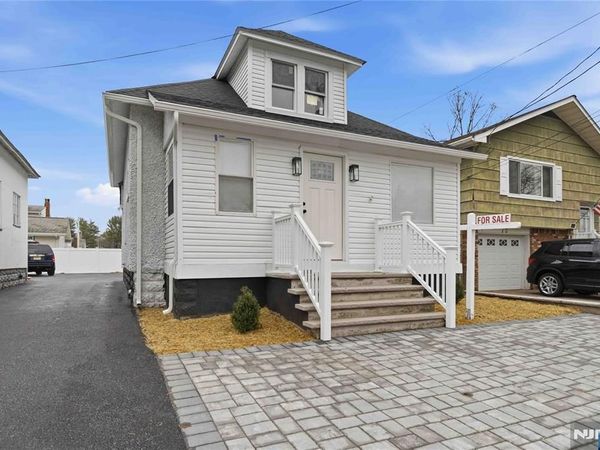 77 Lakeside Avenue, POMPTON LAKES, NJ 07442